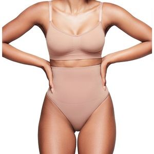 SKIMS CORE CONTROL THONG L/XL